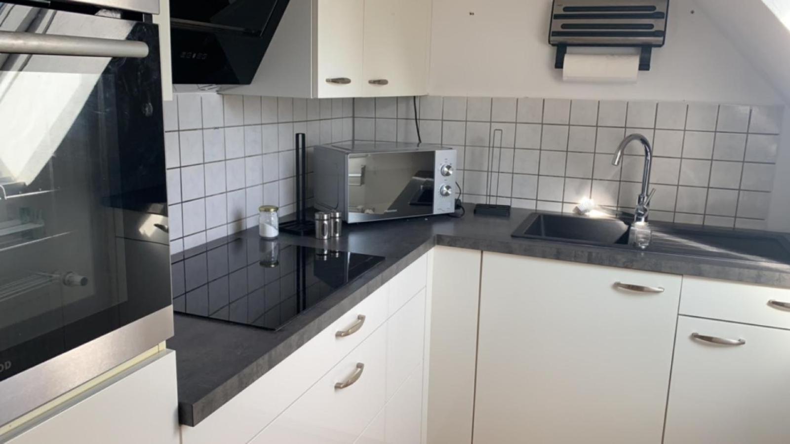 Zimmer In Wohnung, Monteure, Zentral, Enger Exterior foto
